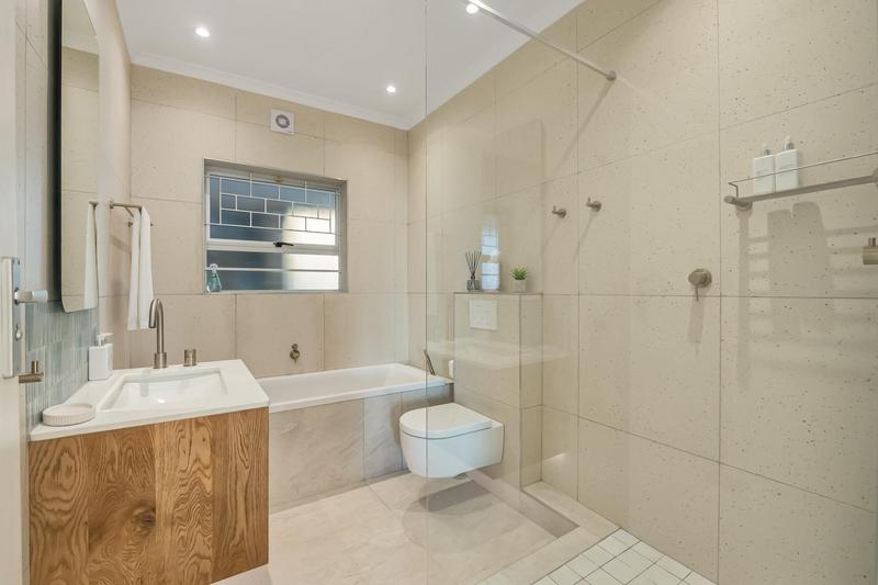 To Let 2 Bedroom Property for Rent in Camps Bay Western Cape